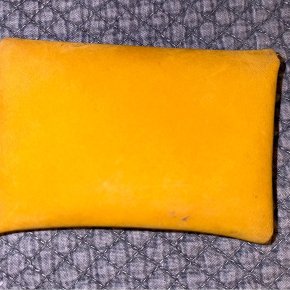 Portland Leather Goods Yellow/Sunflower Daisy Leather Wallet Credit Card - Picture 2 of 6